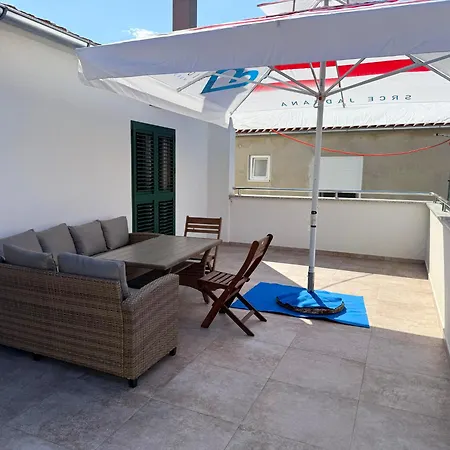 True Jure - Free Boat Trip For 7 Or Nights! *