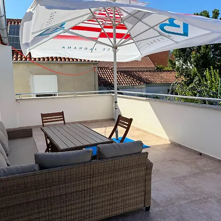 Apartment True Jure - Free Boat Trip For 7 Or Nights!