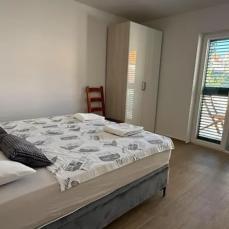 Apartment True Jure - Free Boat Trip For 7 Or Nights!