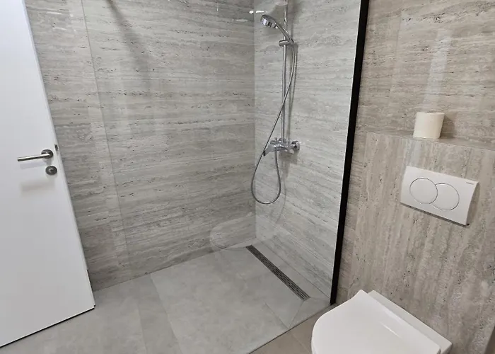 True Jure - Free Boat Trip For 7 Or Nights! *