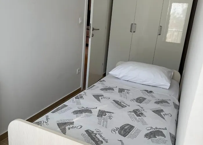 True Jure - Free Boat Trip For 7 Or Nights! Биоград-на-Мору